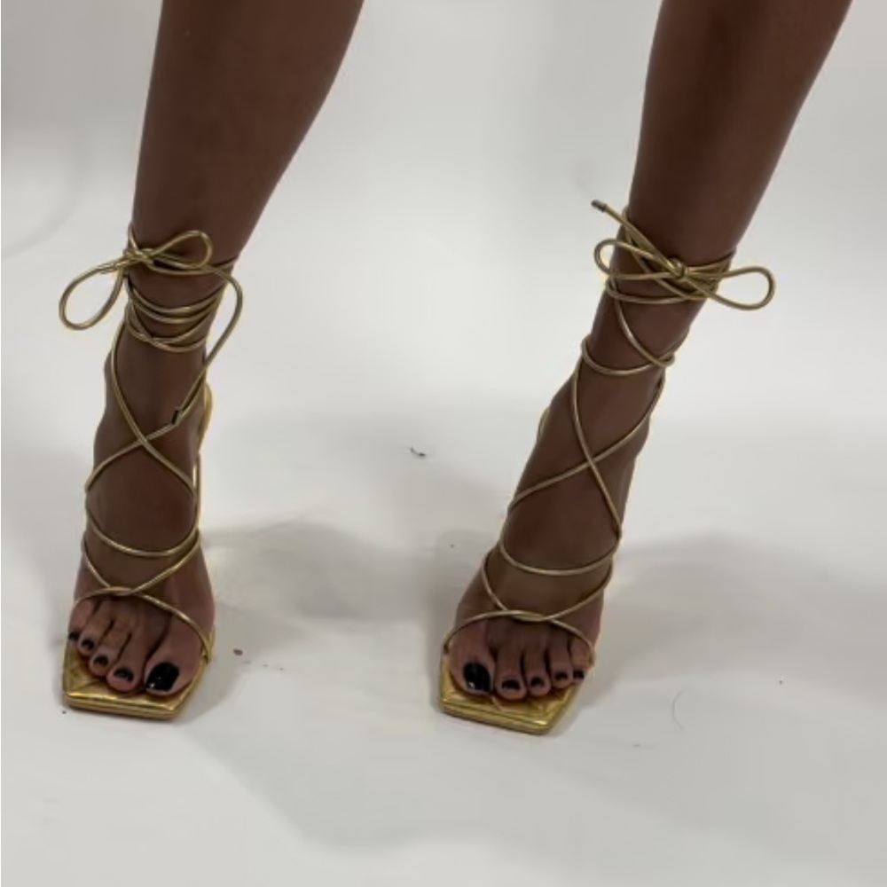 Gold High Heels‎